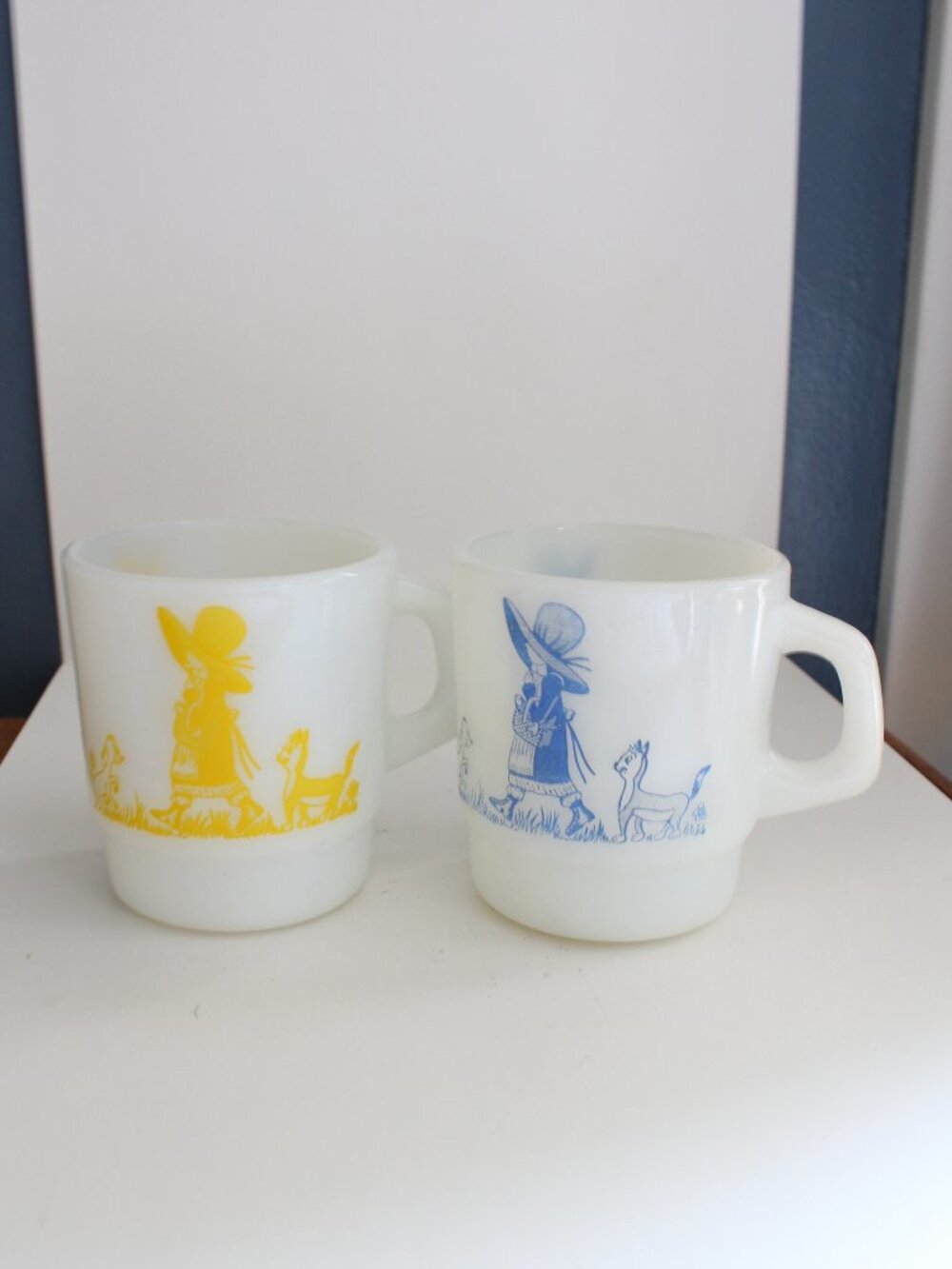 Termocrisa Milk Glass Holly Hobbie Yellow & Blue Mugs